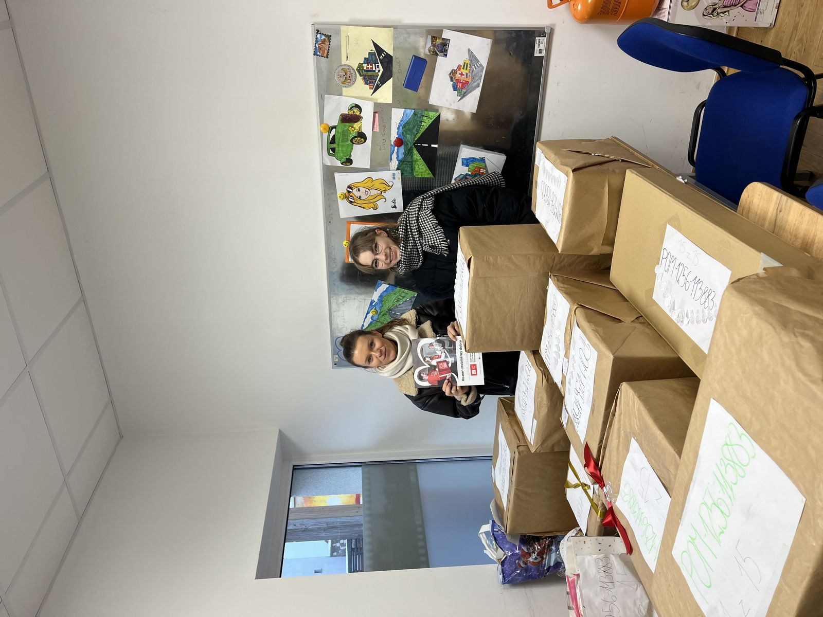 Szlachetna Paczka 2023 - na zdjęciu uczestnicy akcji z naszej szkoły