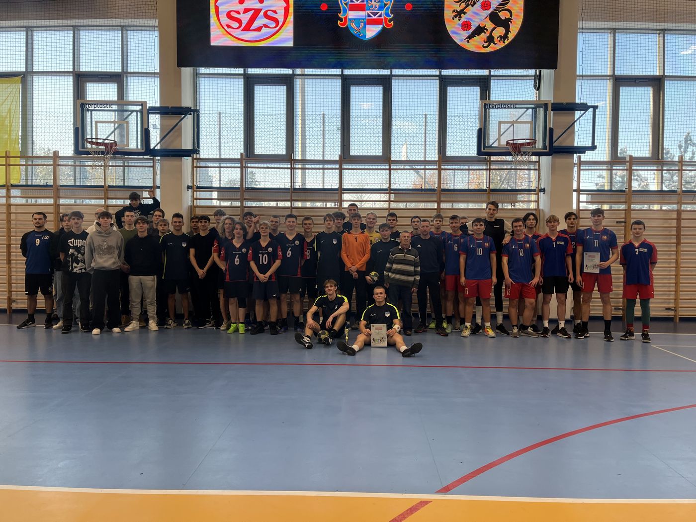 Półfinały Wojewódzkiej Licealiady w piłce ręcznej chłopców - na zdjęciu drużyna LO1