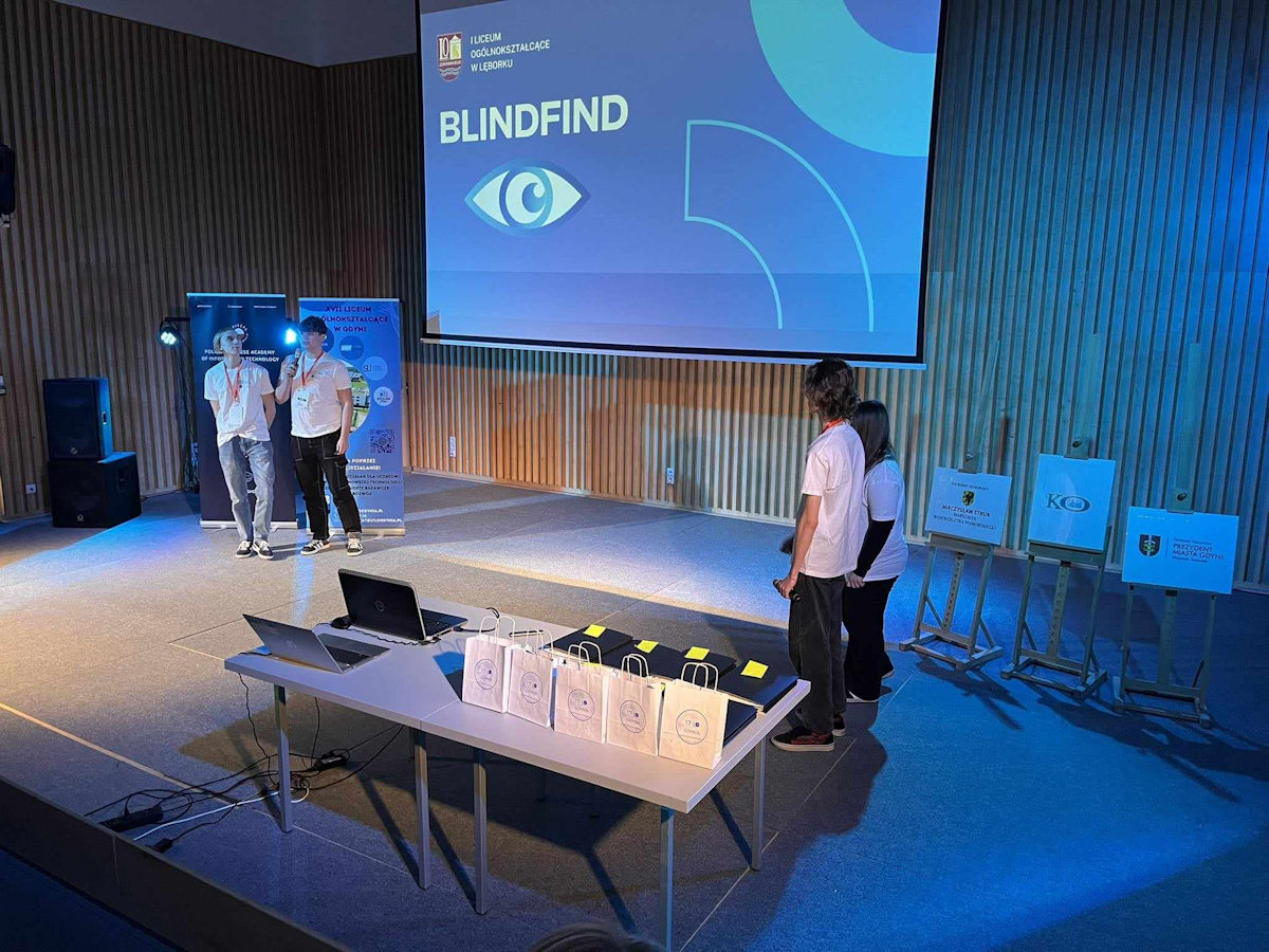 Srebro w IV Pomorskim Hackathonie "Young Smart"